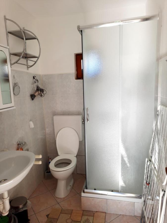 Apartmani Ana-Lora Lopar Esterno foto