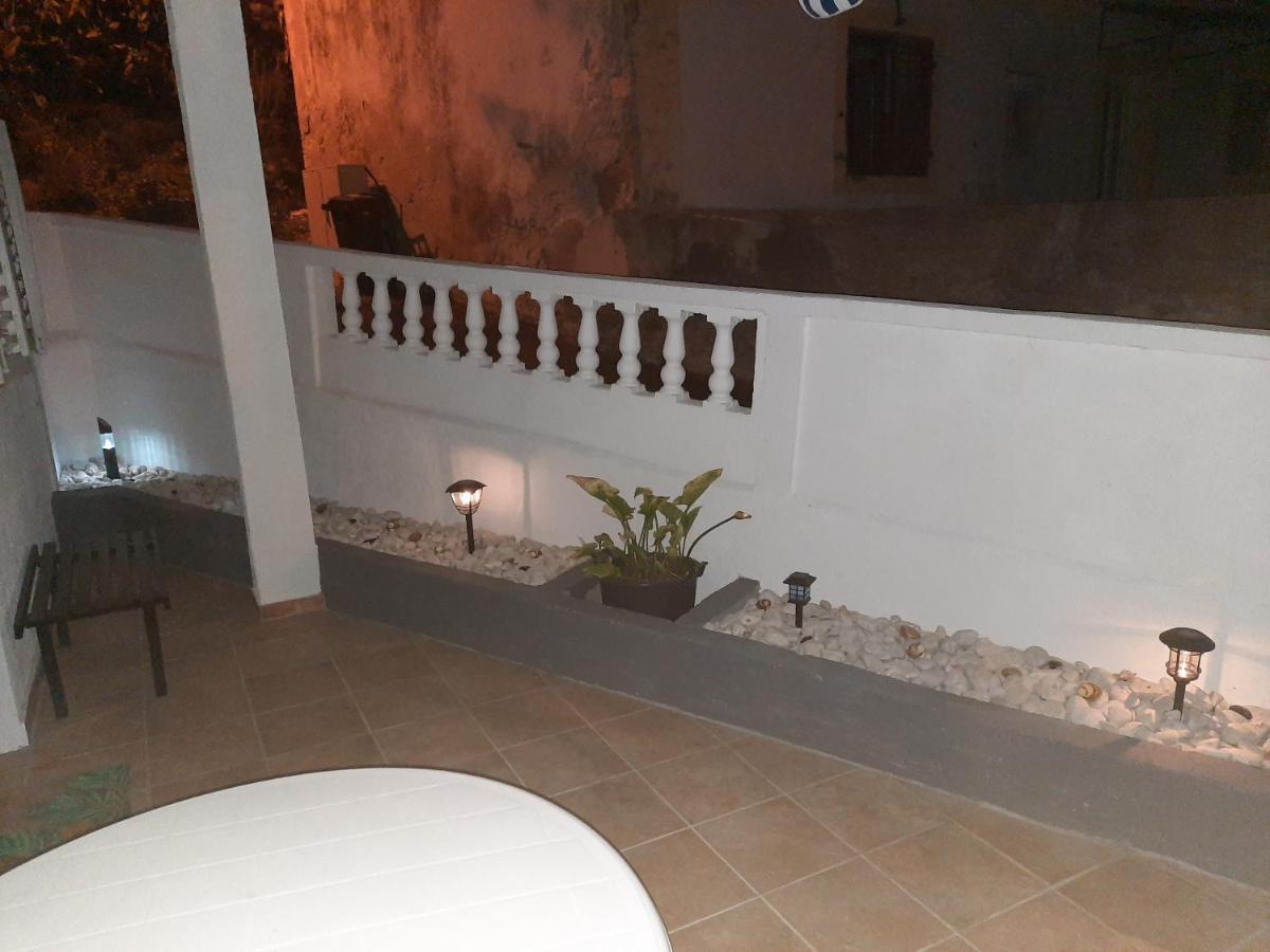 Apartmani Ana-Lora Lopar Esterno foto