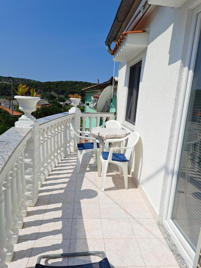 Apartmani Ana-Lora Lopar Esterno foto